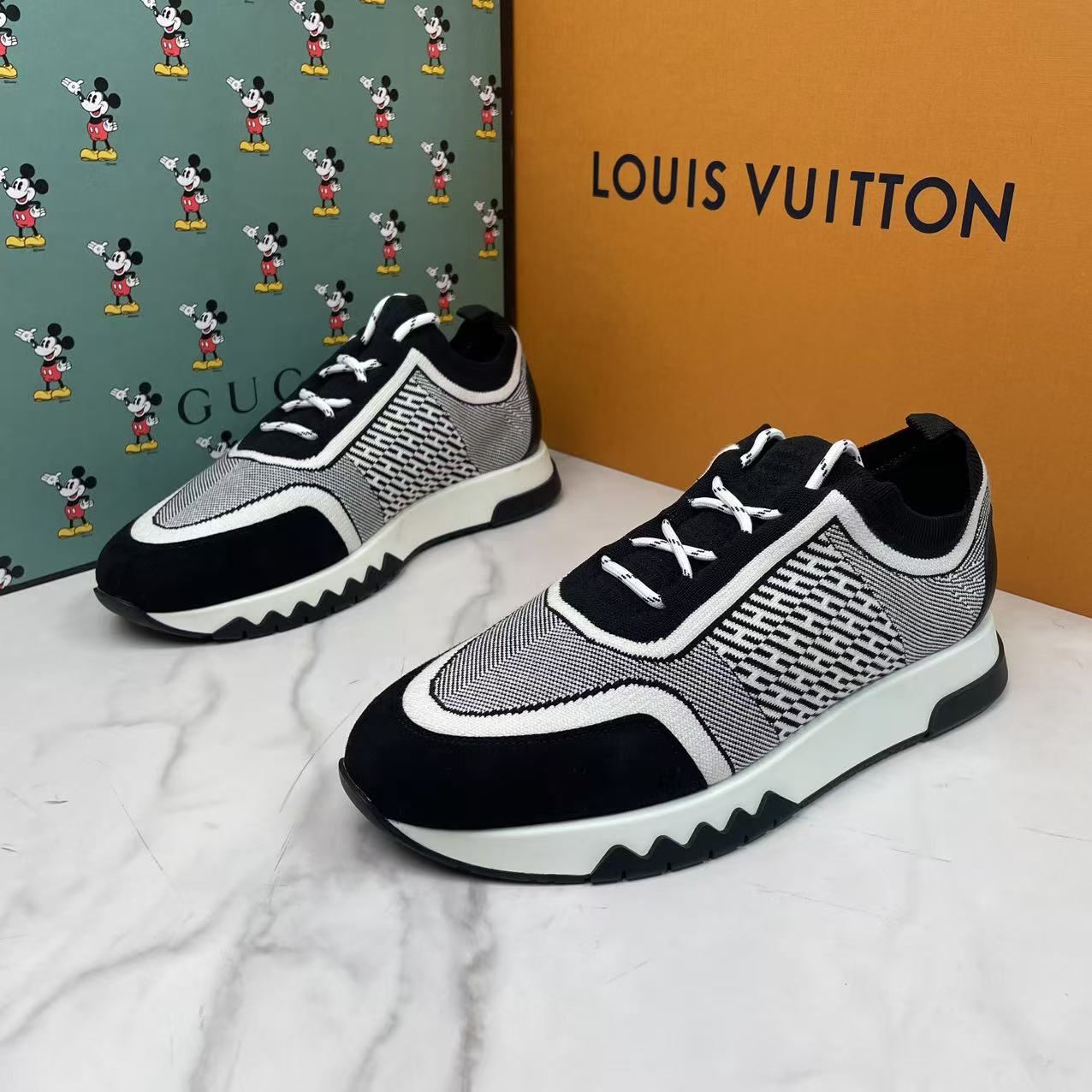 全新未使用 Hermes/爱马仕 黑白帆布潮流舒适舒适经典运动鞋/40码