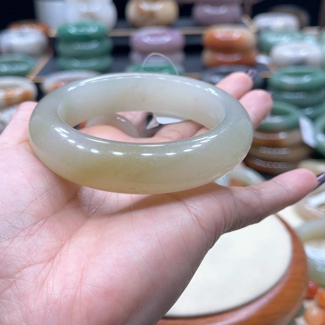 石英质玉手镯合金脆****甜