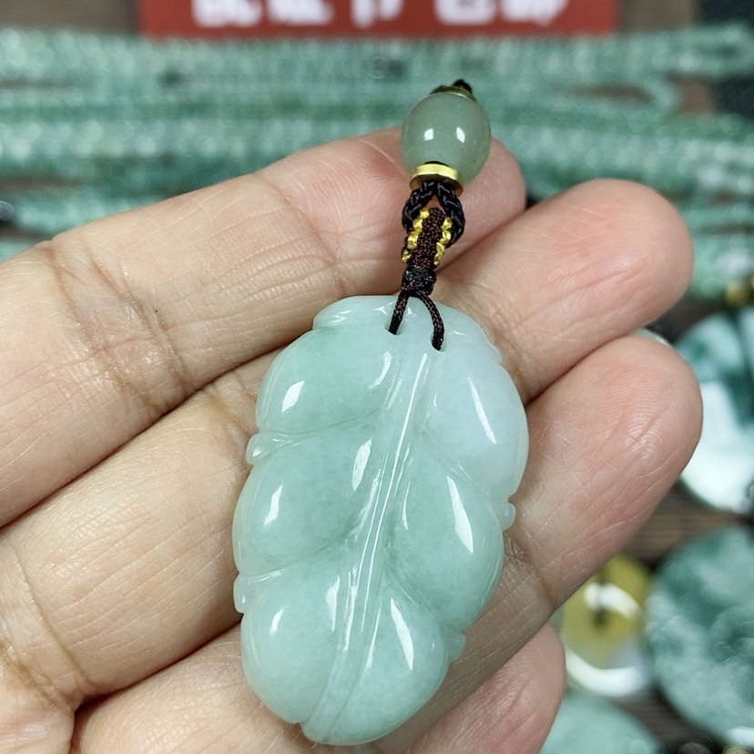 【闪购商品】翡翠颈饰未镶嵌玉吊坠翡翠玉金枝玉叶