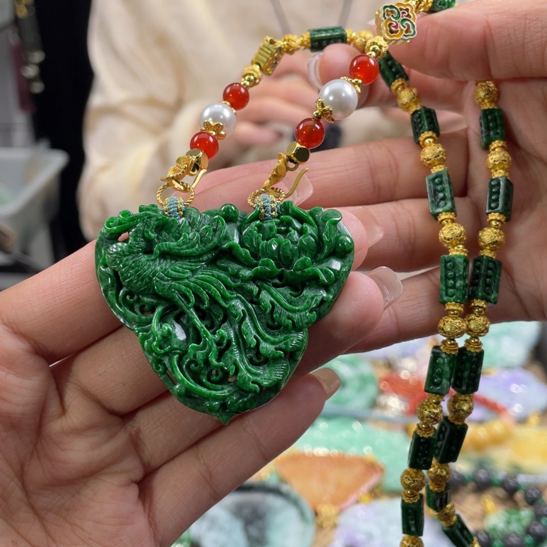 翡翠颈饰未镶嵌代编织