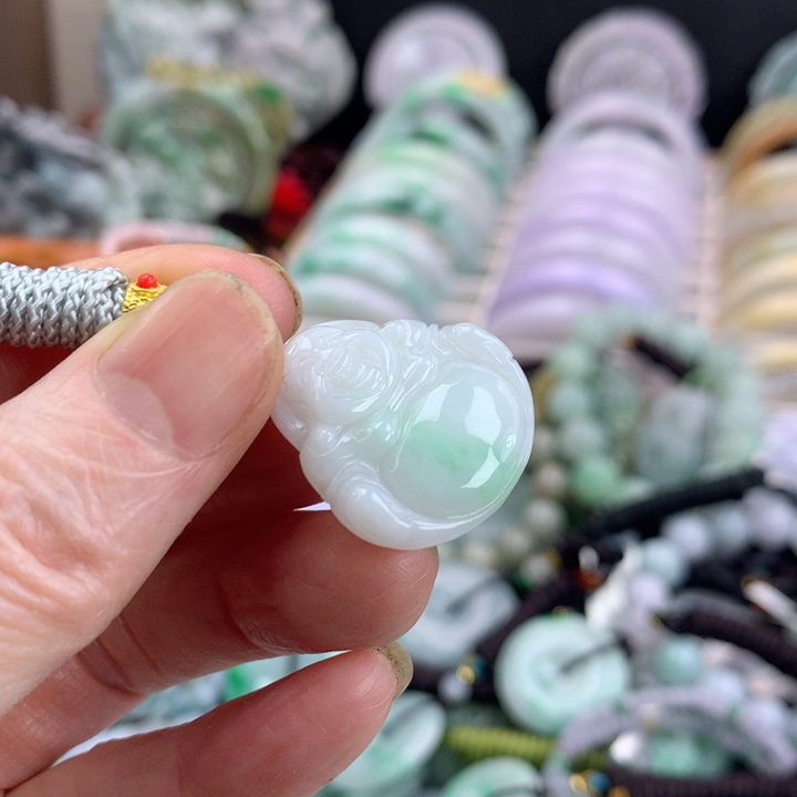 翡翠颈饰未镶嵌吊坠