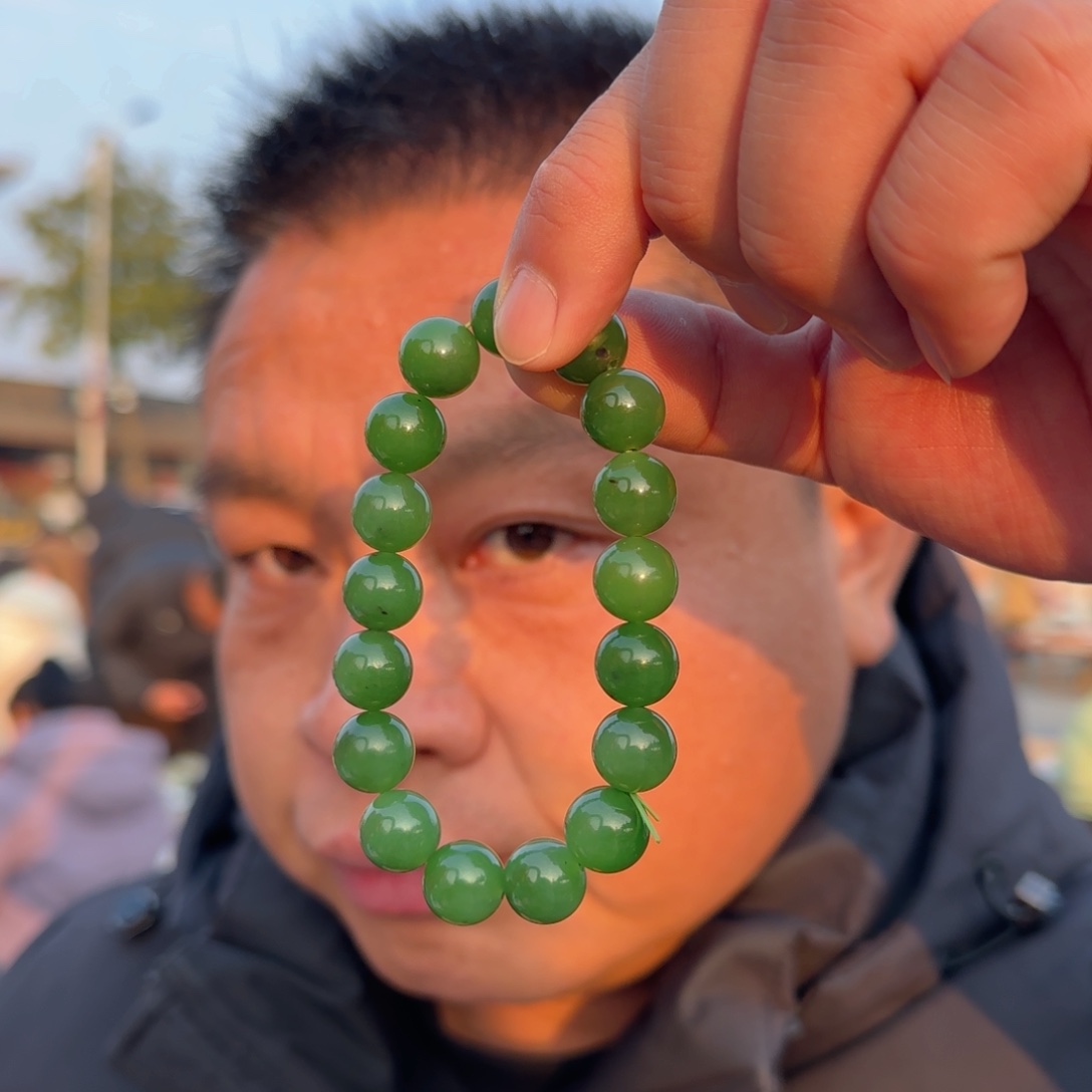 和田玉未镶嵌手链俄碧果绿卡12