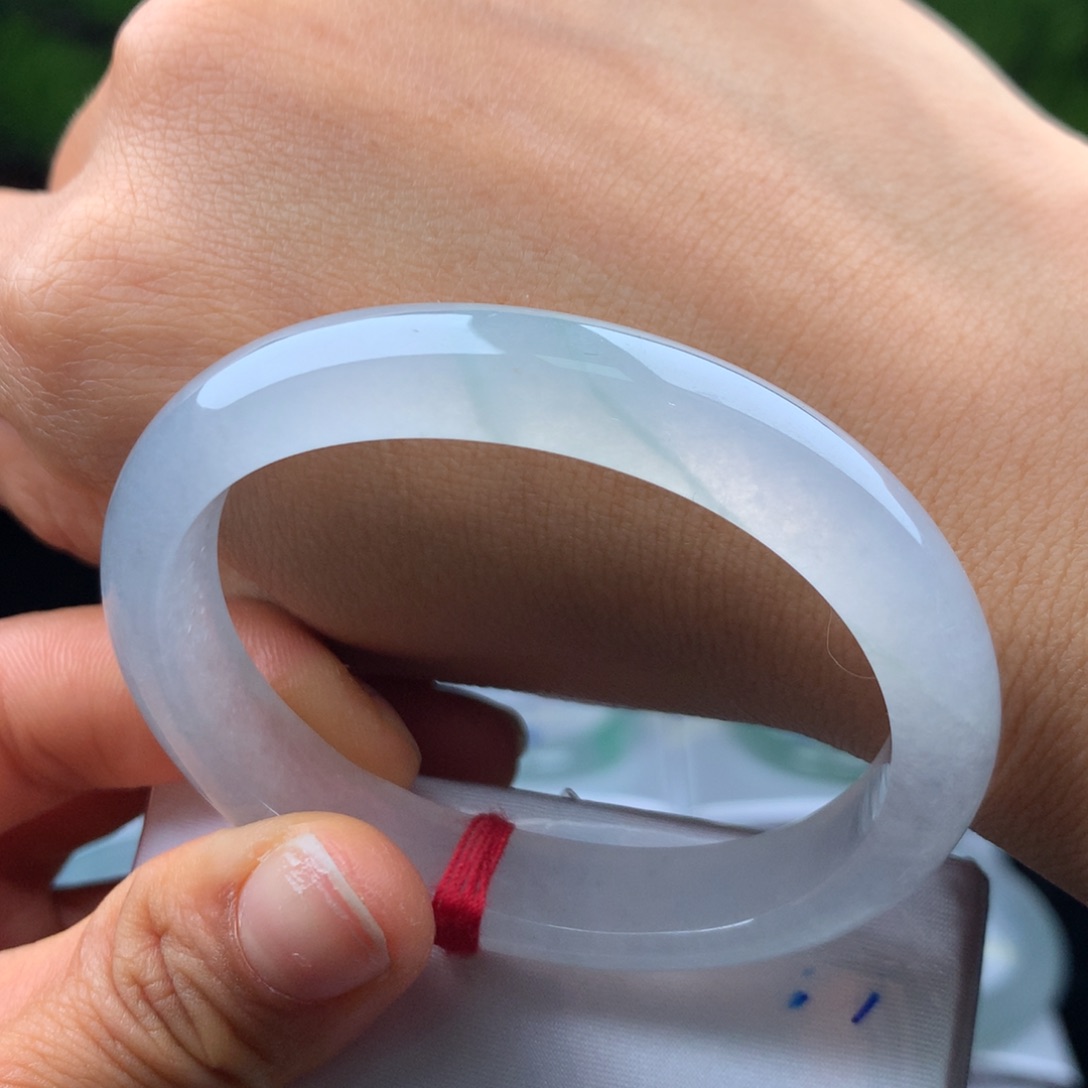 翡翠手镯未镶嵌手镯