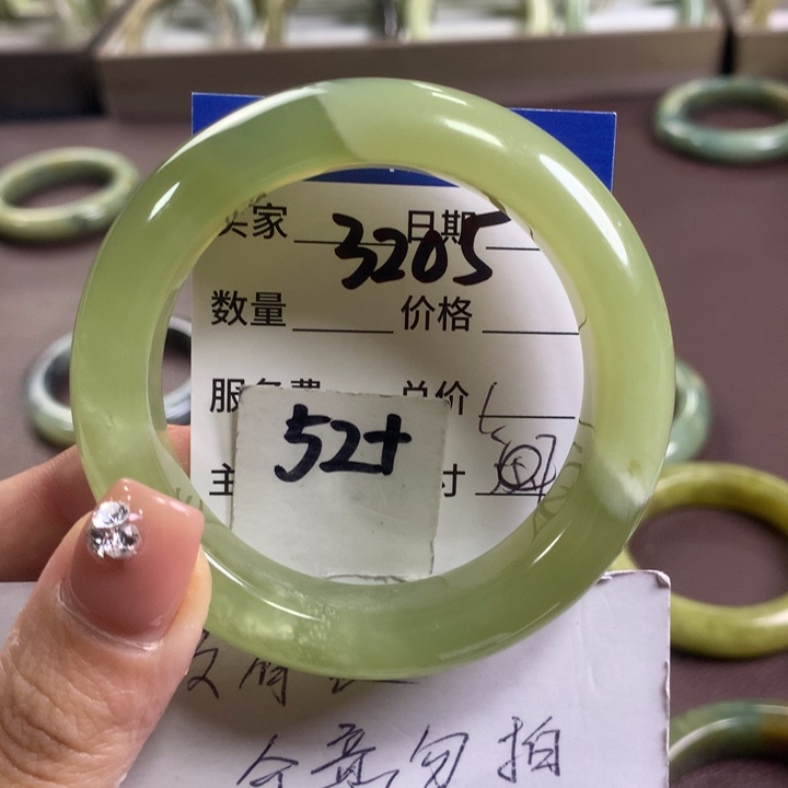 蛇纹石玉未镶嵌手镯3205