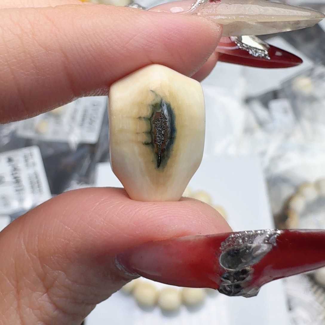 柏香籽/百香籽吊坠猛犸