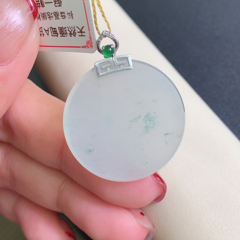 【闪购商品】翡翠颈饰18K金镶嵌无事牌