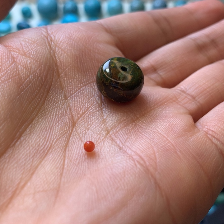 南红玛瑙未镶嵌珠宝奇石