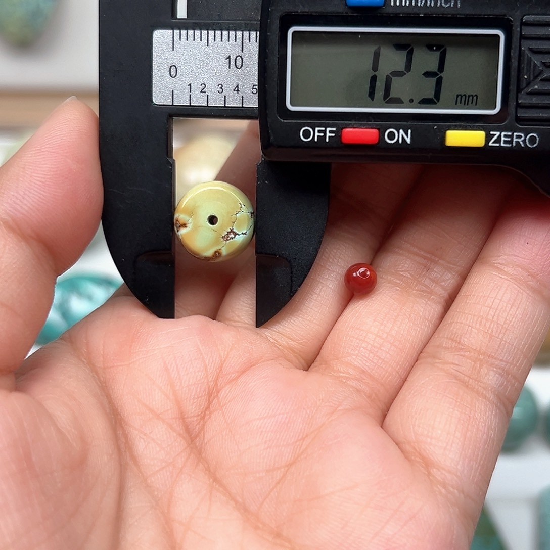 南红玛瑙未镶嵌珠宝奇石