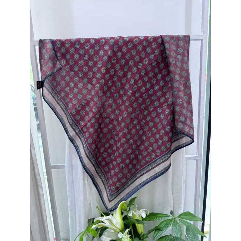 【B119】红韵雅点 丝毛方巾 围巾67*67左右