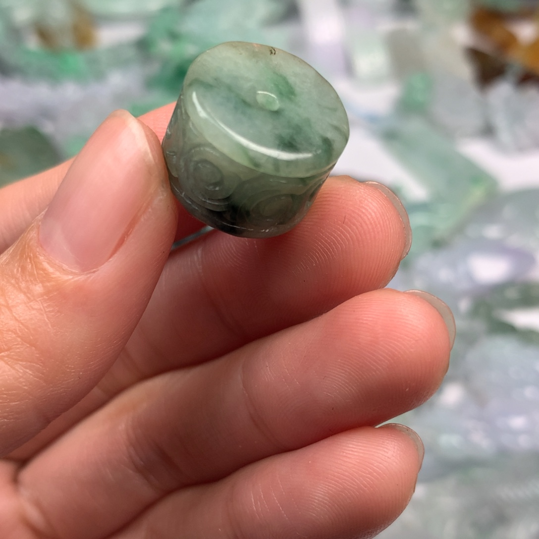 翡翠未镶嵌颈饰翡翠