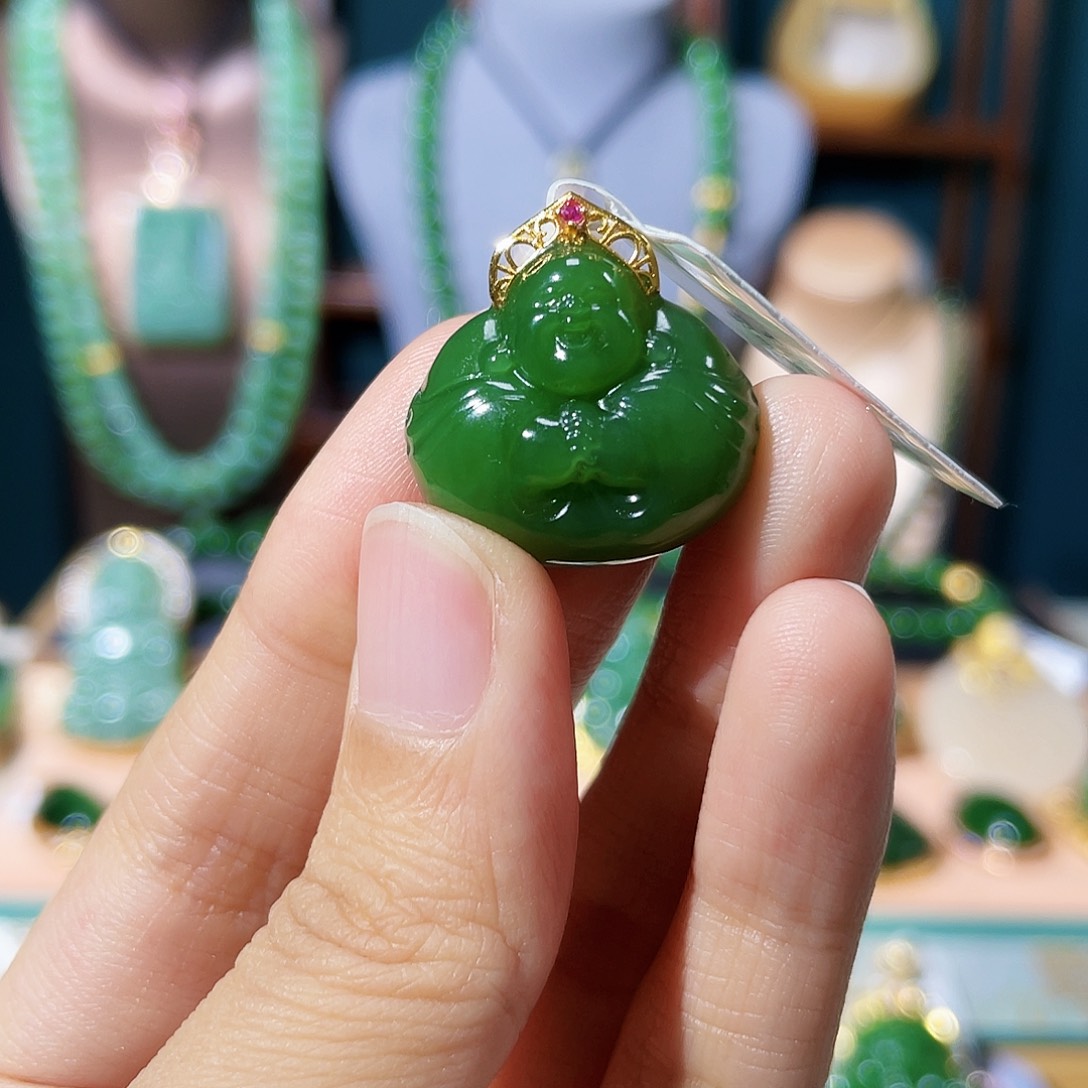 和田玉（碧玉）颈饰18K金镶嵌布*