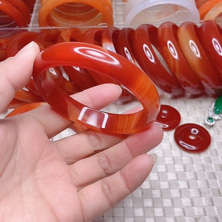 玛瑙/玉髓手镯未镶嵌