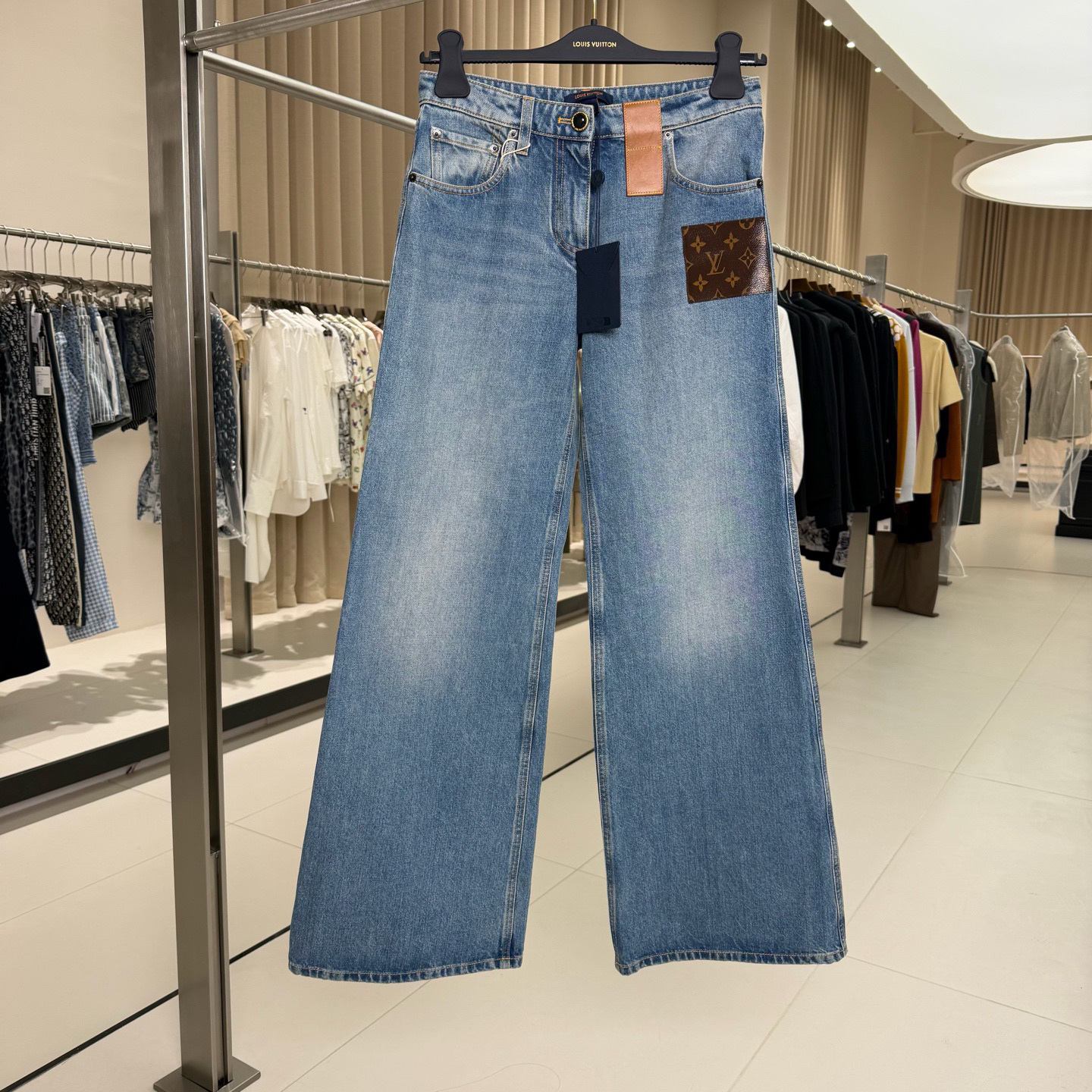 未使用 LouisVuitton/路易威登 水洗蓝皮牌牛仔裤 36码 GM006183