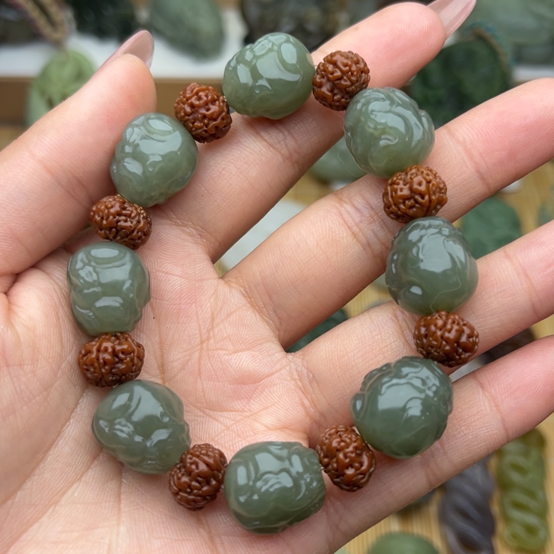 和田玉颈饰未镶嵌