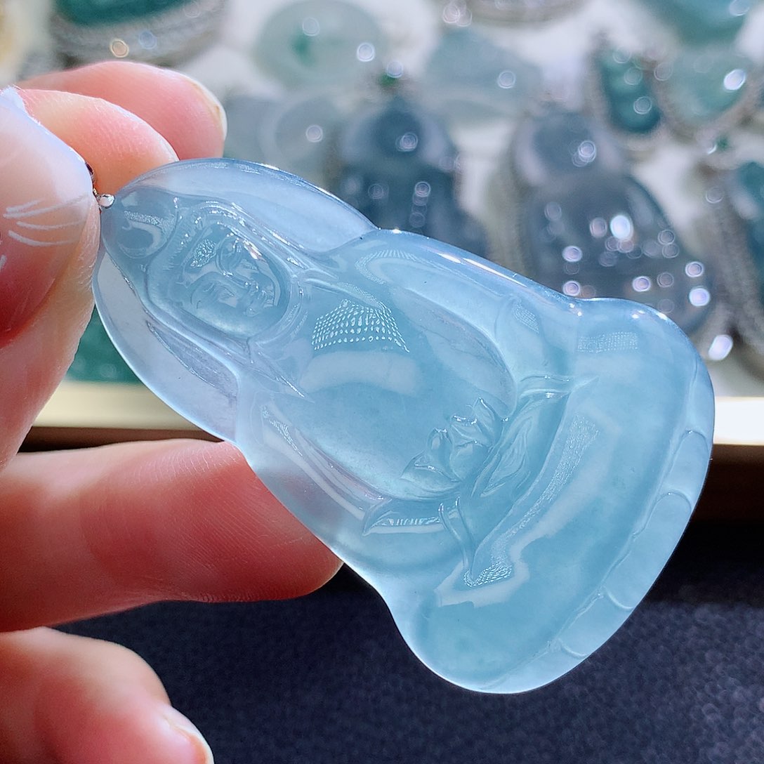 翡翠挂件18K金镶嵌翡