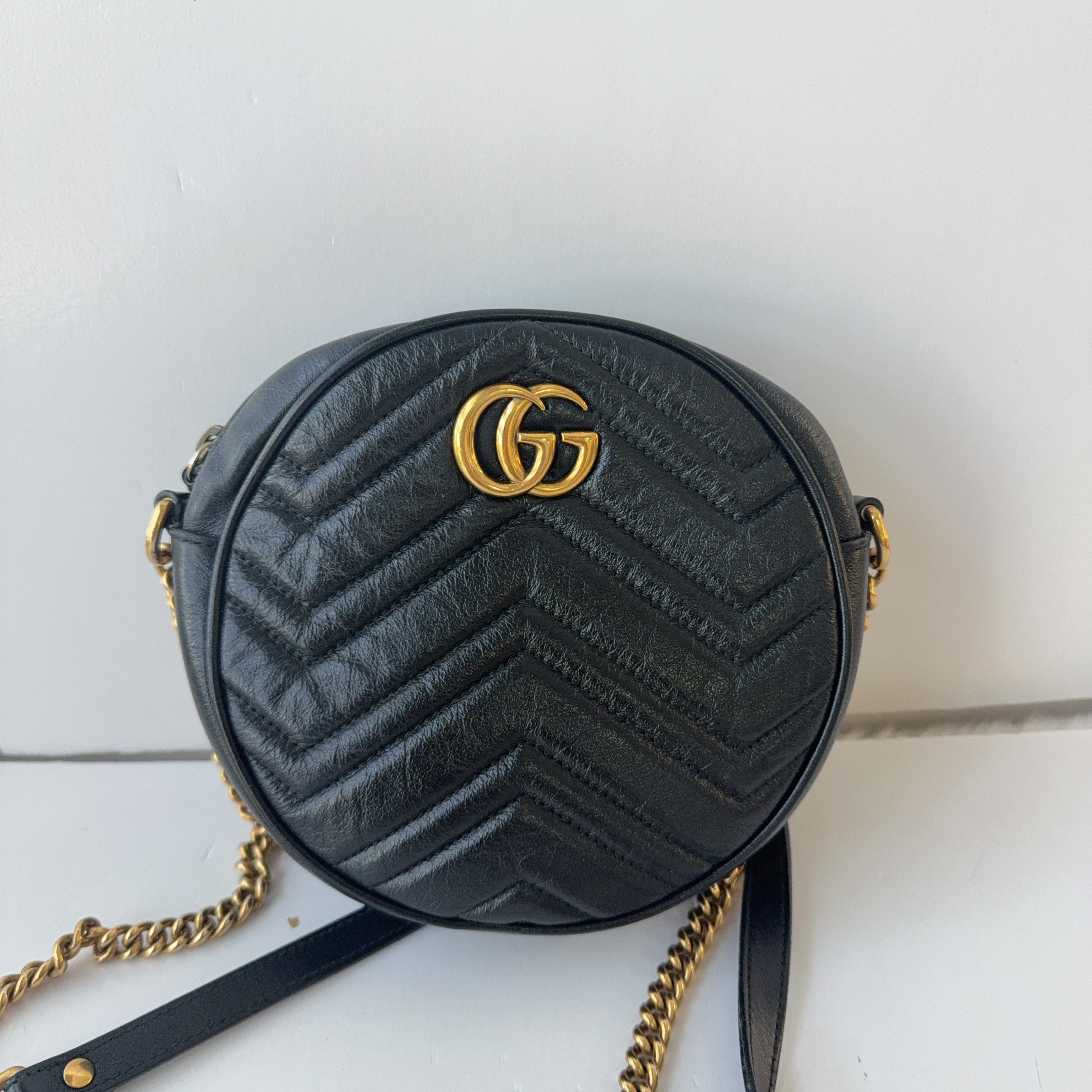 95新 GUCCI/古驰 古驰黑色圆饼斜挎包包