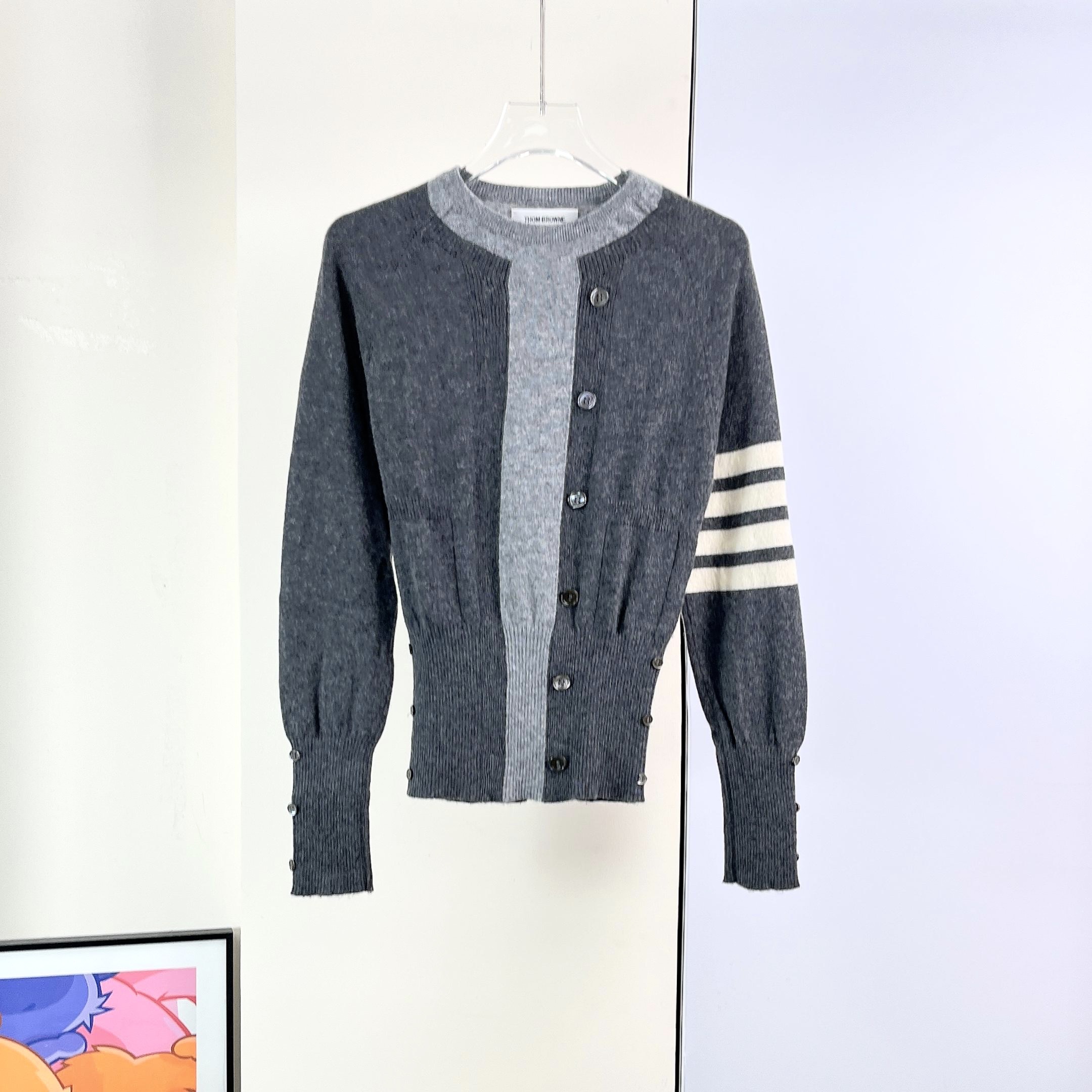 95新 THOMBROWNE /汤姆布朗/上衣/40码/Xsp38770