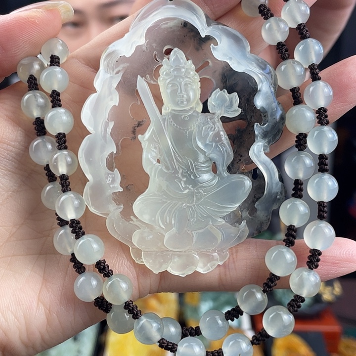 未镶嵌蛇纹石玉颈饰