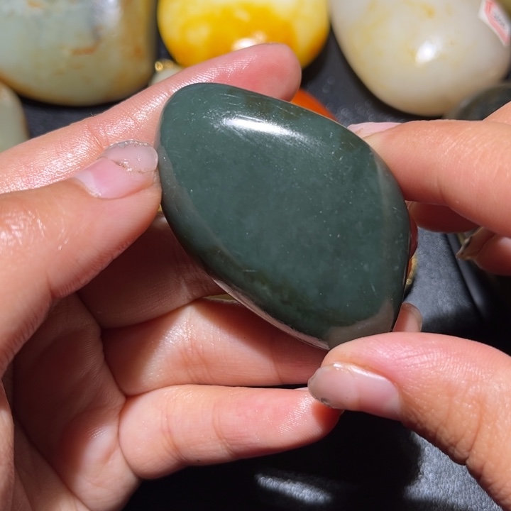 和田玉未镶嵌珠宝奇石