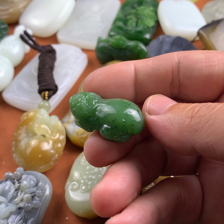 未镶嵌和田玉挂件