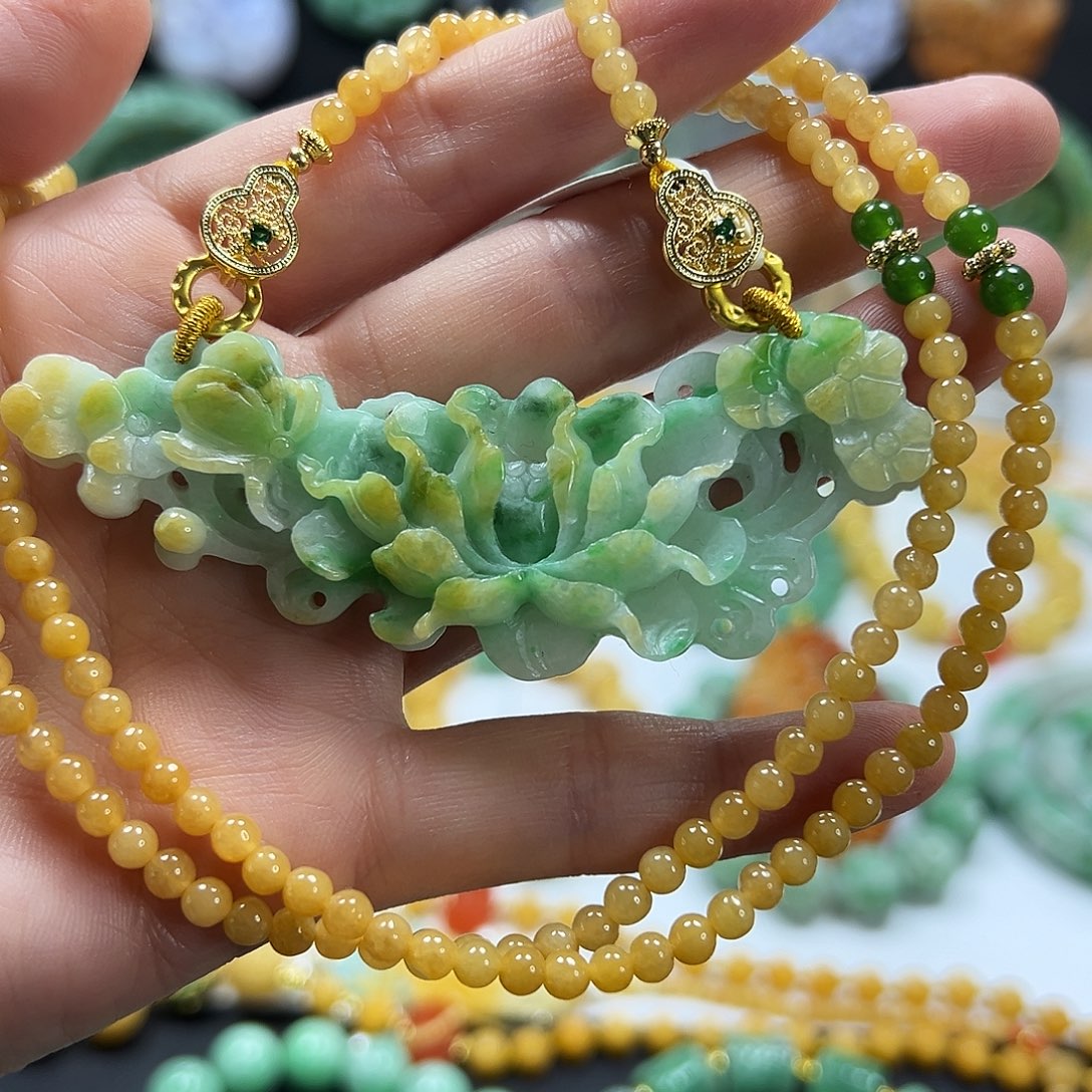 翡翠未镶嵌颈饰吊坠