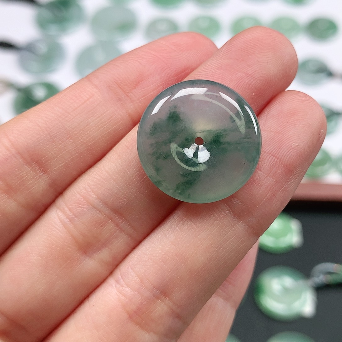 翡翠颈饰未镶嵌平安