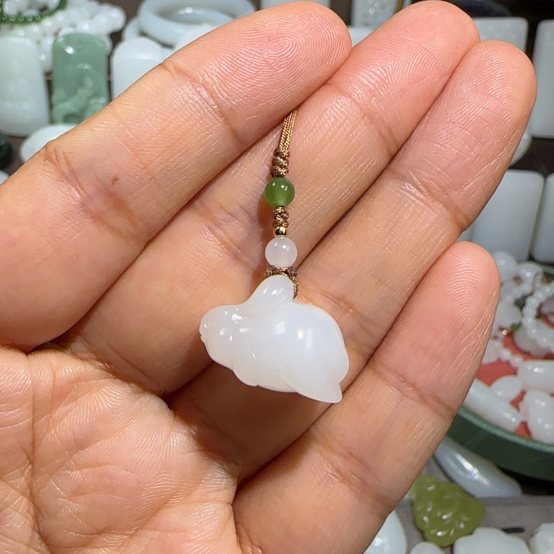 和田玉未镶嵌颈饰