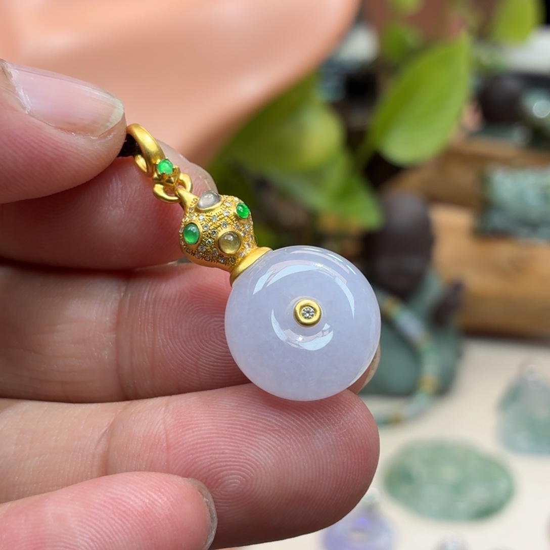 翡翠18K金镶嵌颈饰