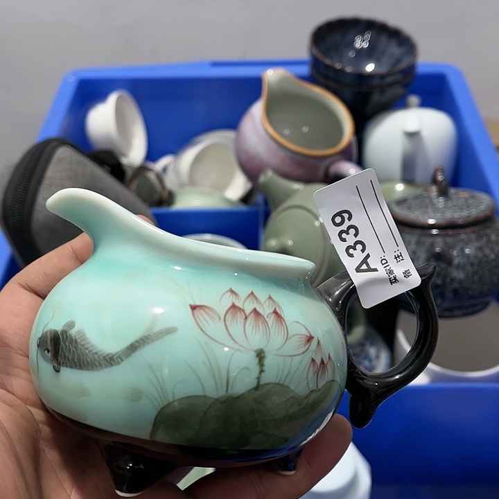 九***鱼瓷片默认微瑕瓷器、茶具、壶、摆件，介意勿拍 