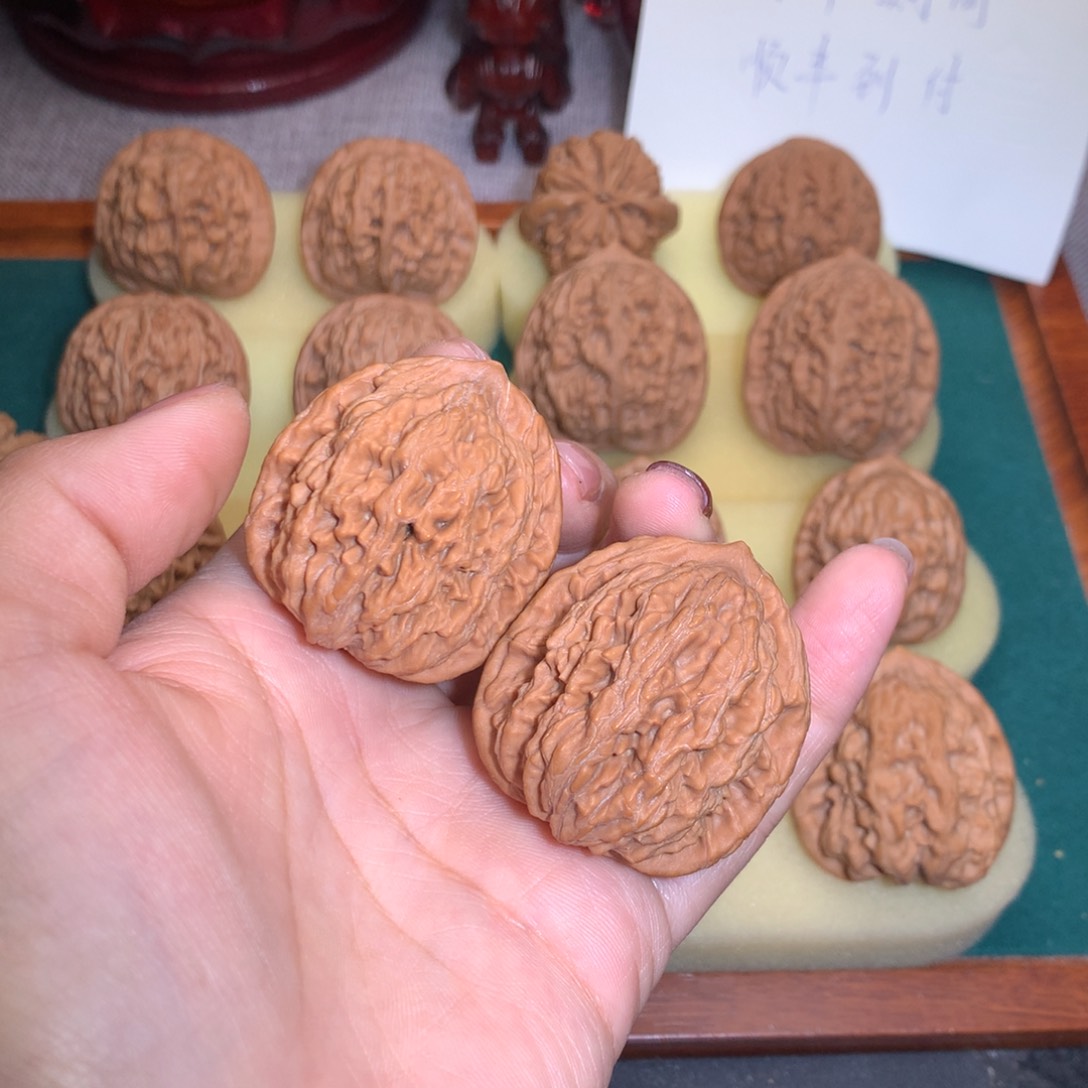 文玩核桃把件堂上虎头