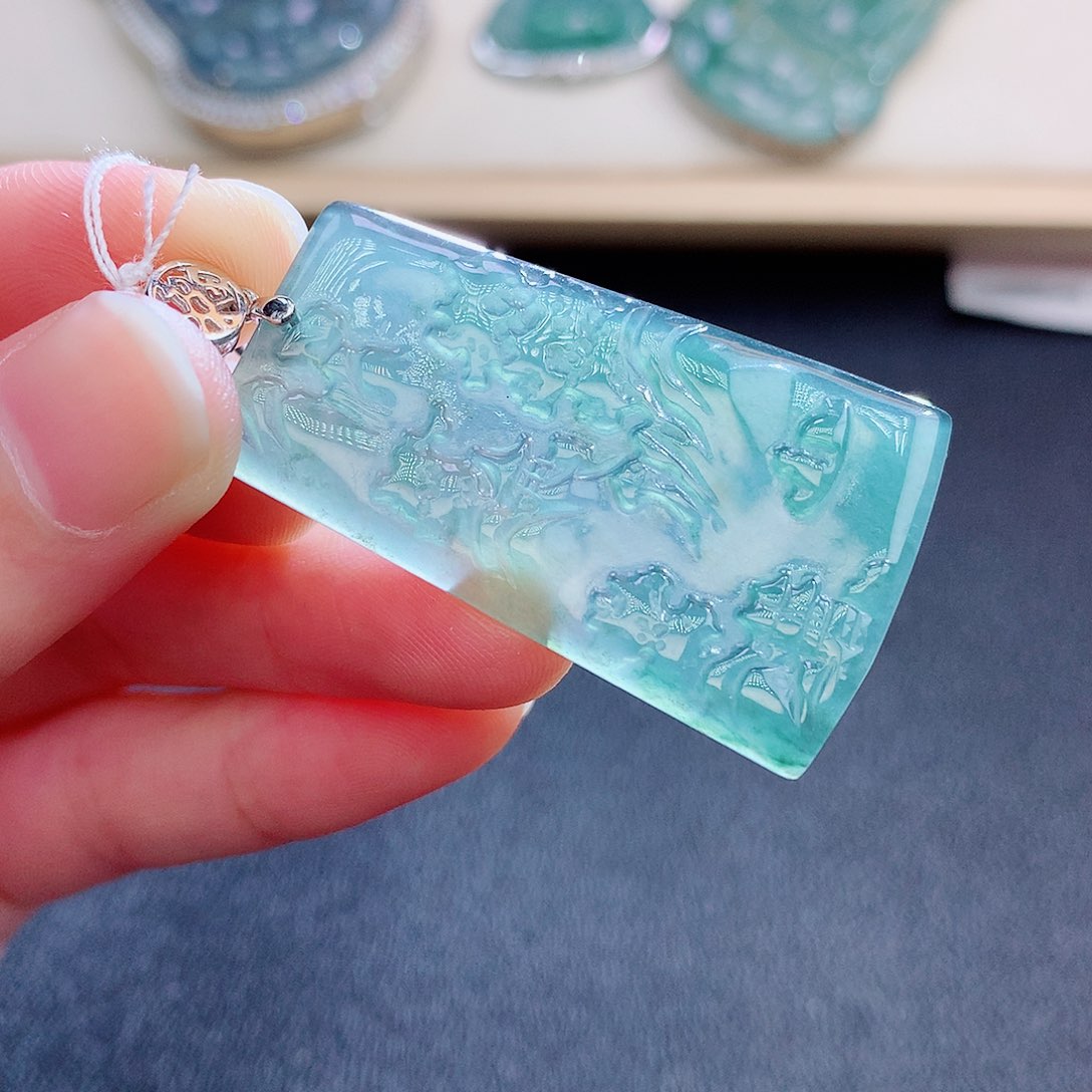 翡翠颈饰未镶嵌翡翠