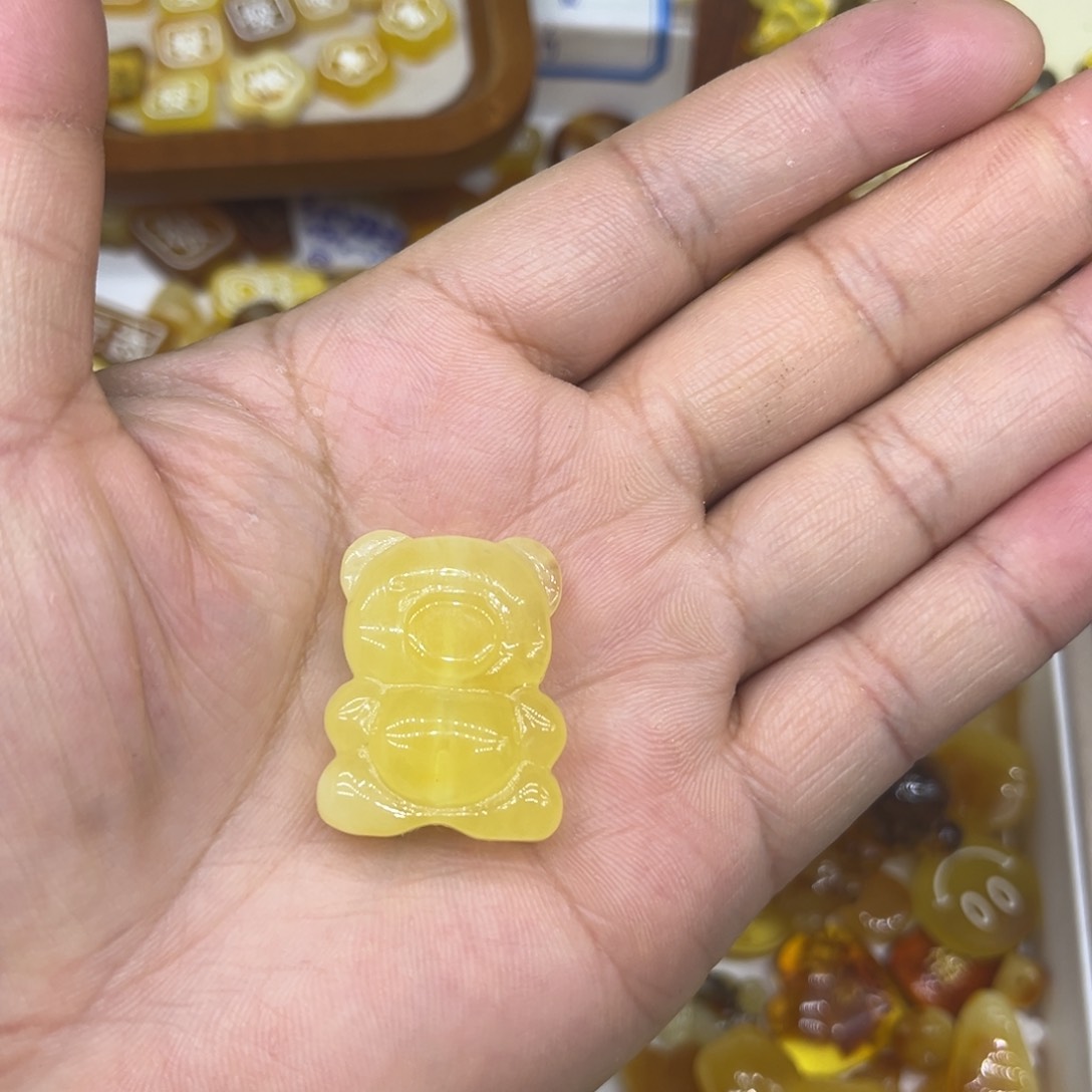 琥珀裸石未镶嵌琥珀