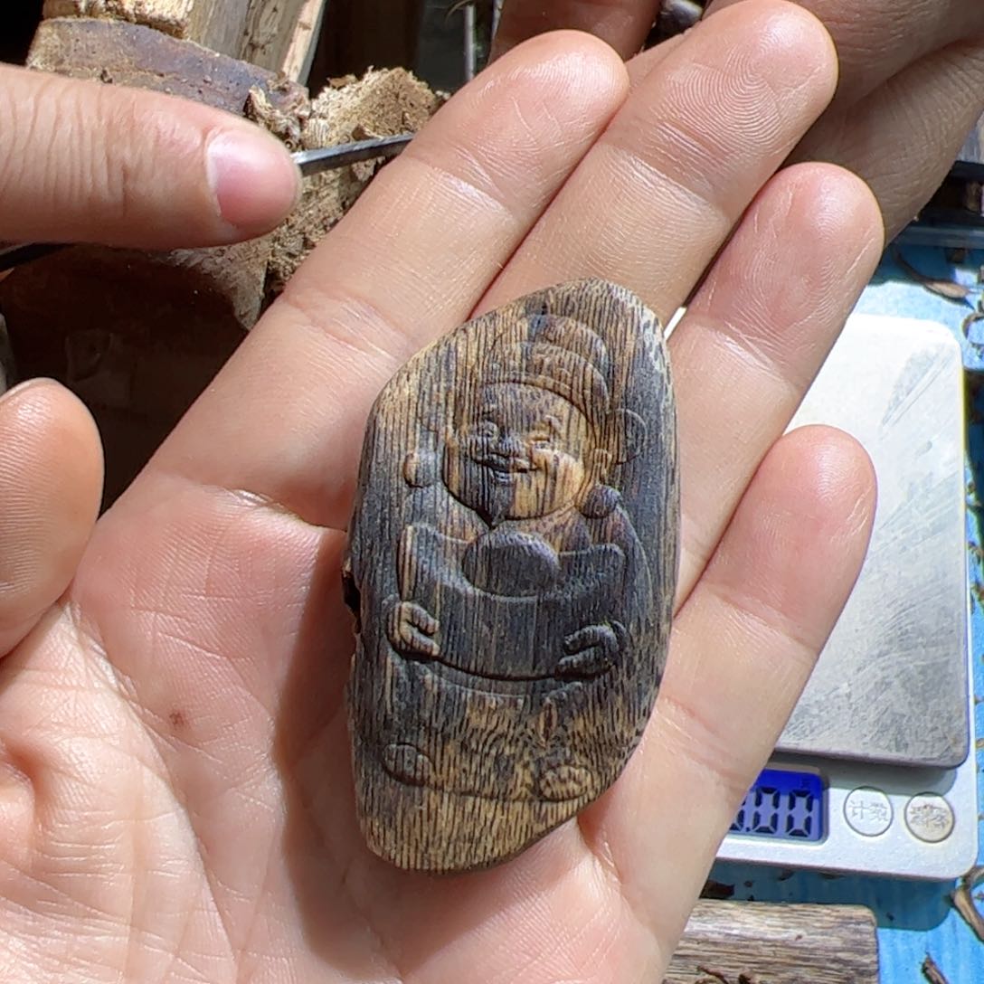 沉香吊坠绿棋财神11克