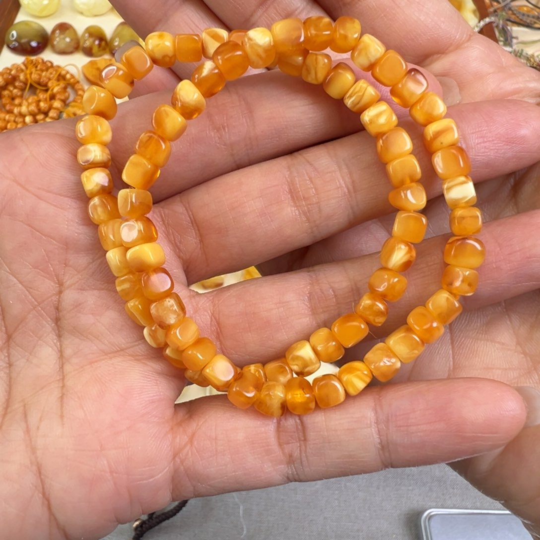 琥珀裸石未镶嵌蜜蜡