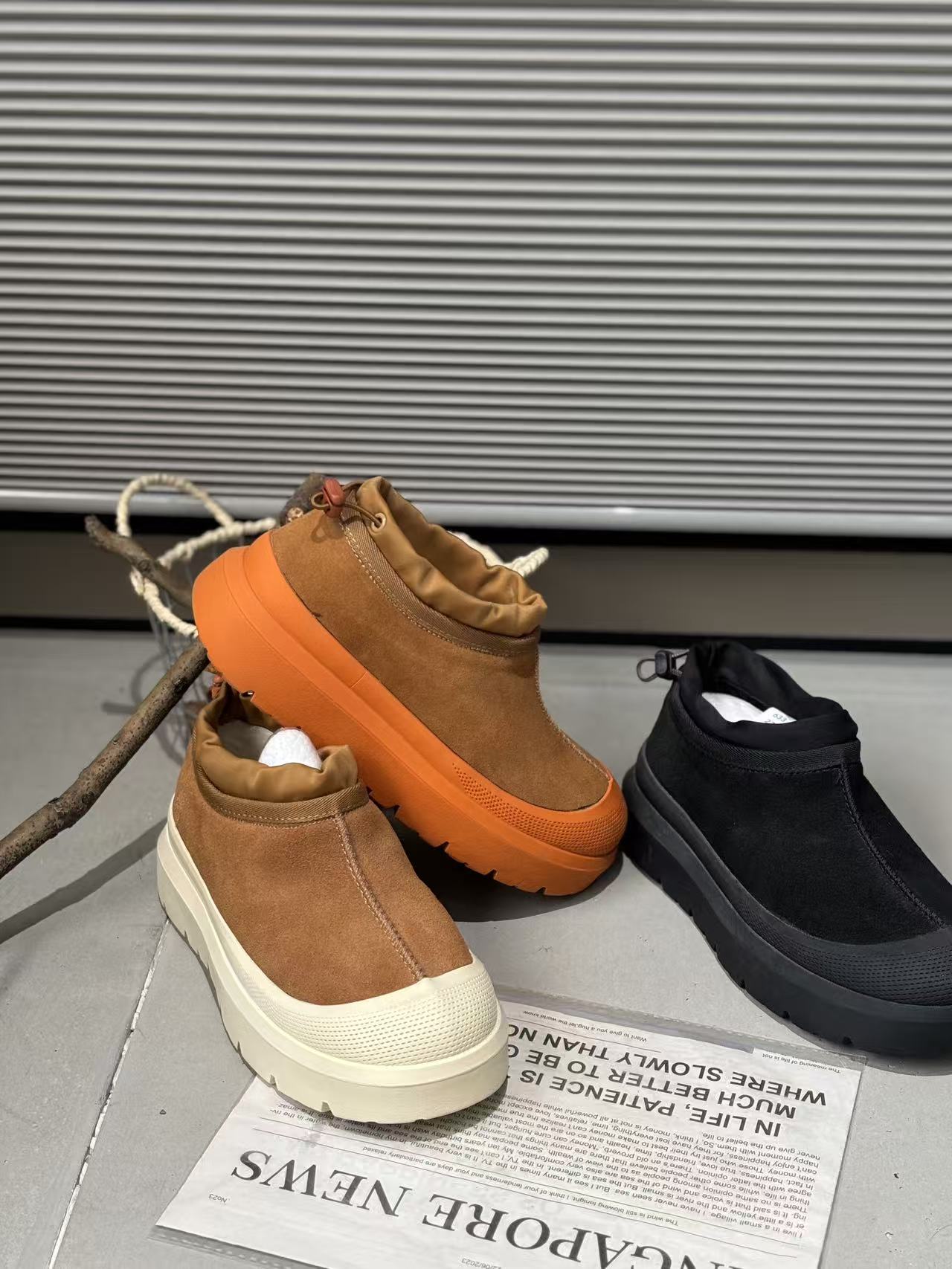 雪地靴冬季加绒真皮防滑加绒厚防水短靴