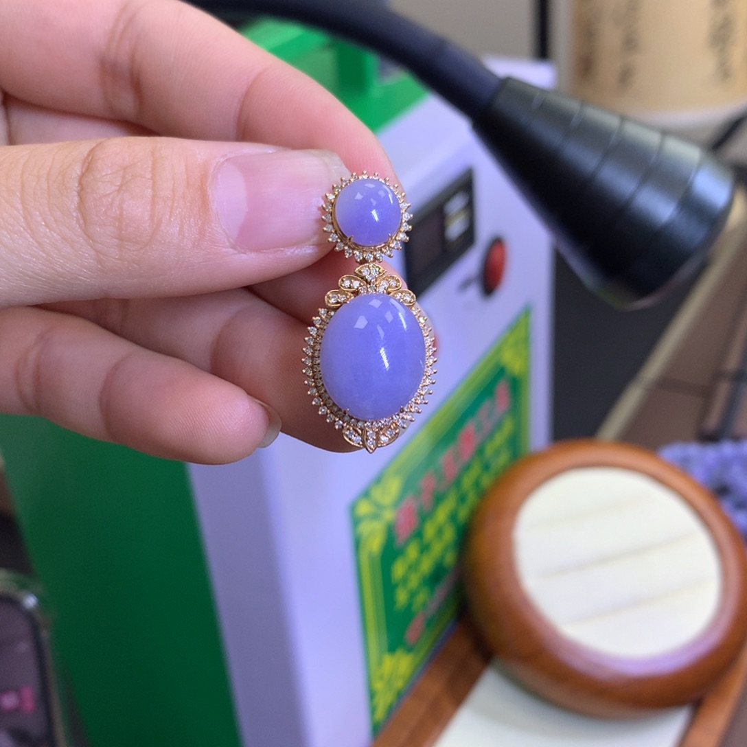 翡翠颈饰18K金镶嵌翡翠