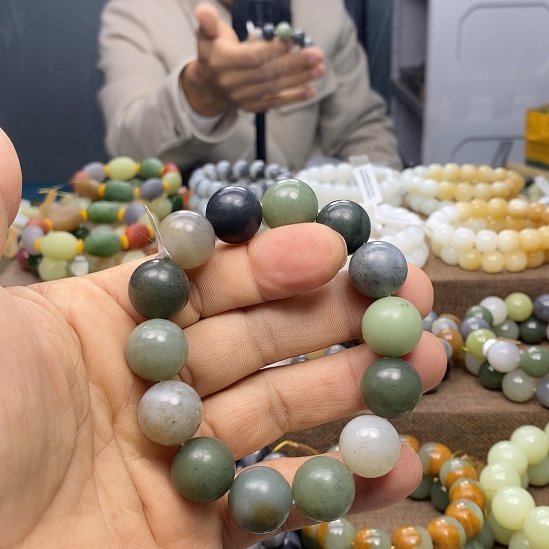 和田玉（糖玉）未镶嵌手链