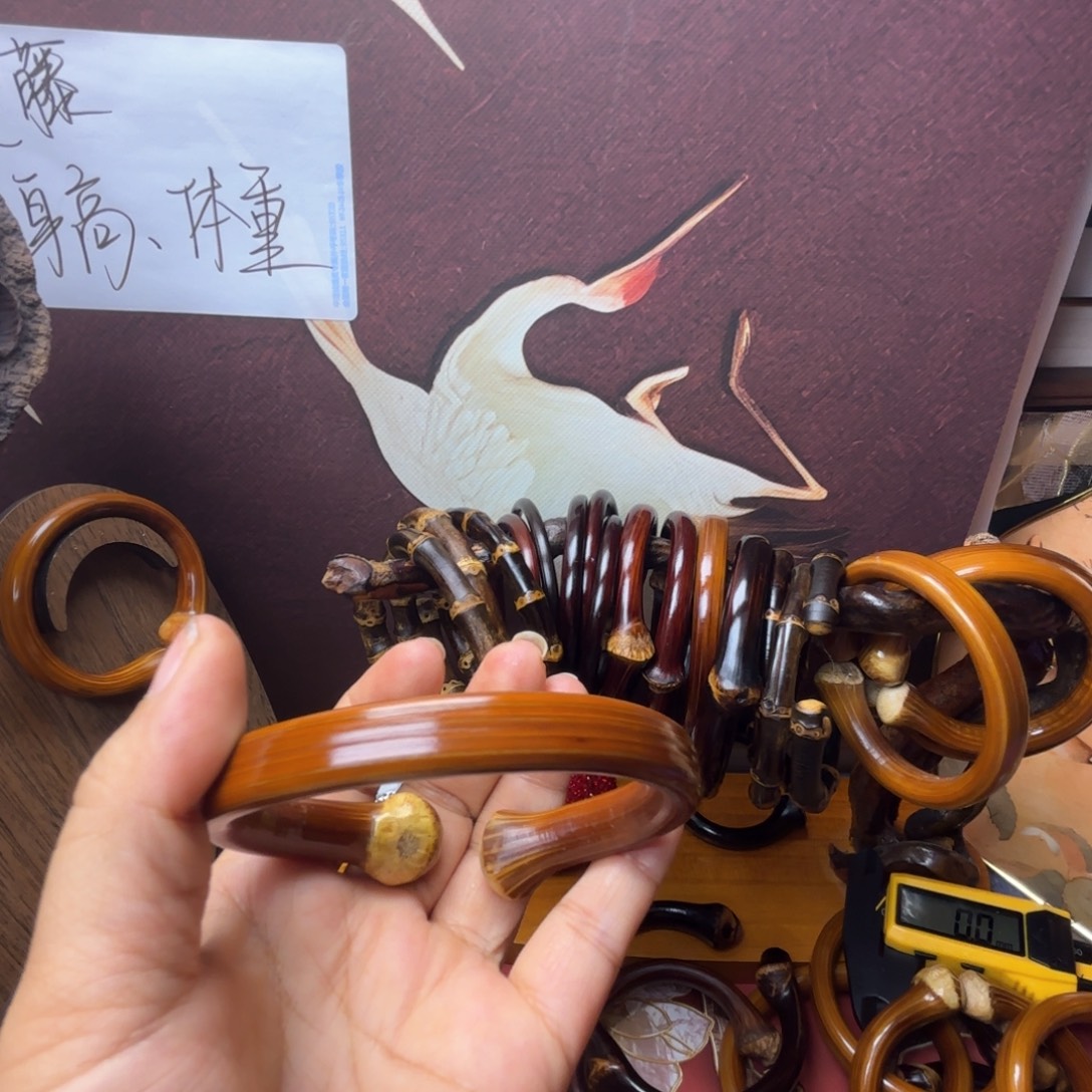 乙***童木质非金属藤镯子