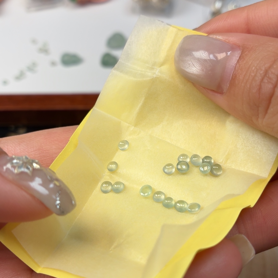 翡翠未镶嵌颈饰蛋面