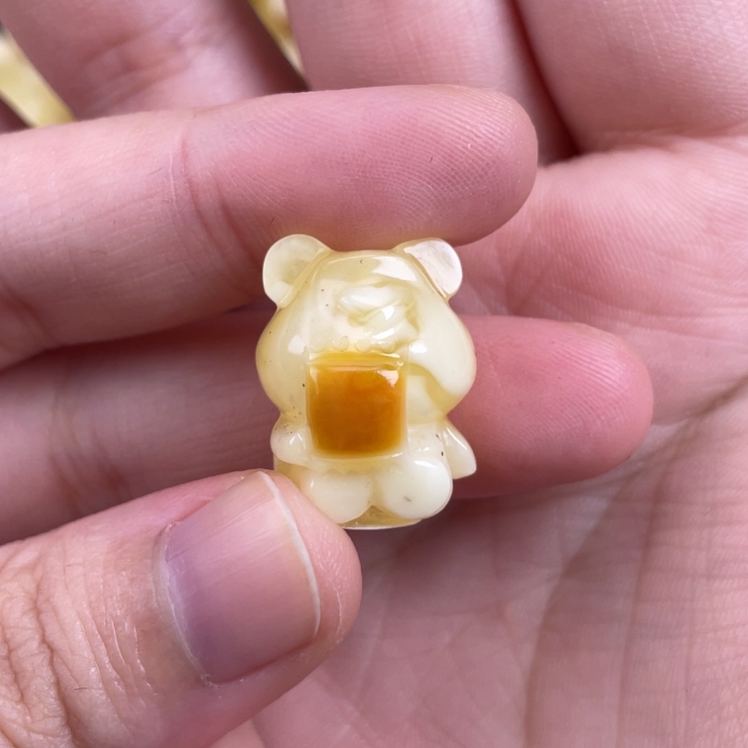 琥珀裸石未镶嵌蜜蜡
