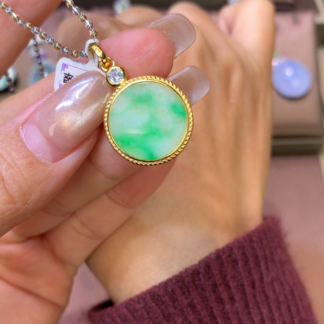 翡翠未镶嵌颈饰翡翠吊坠