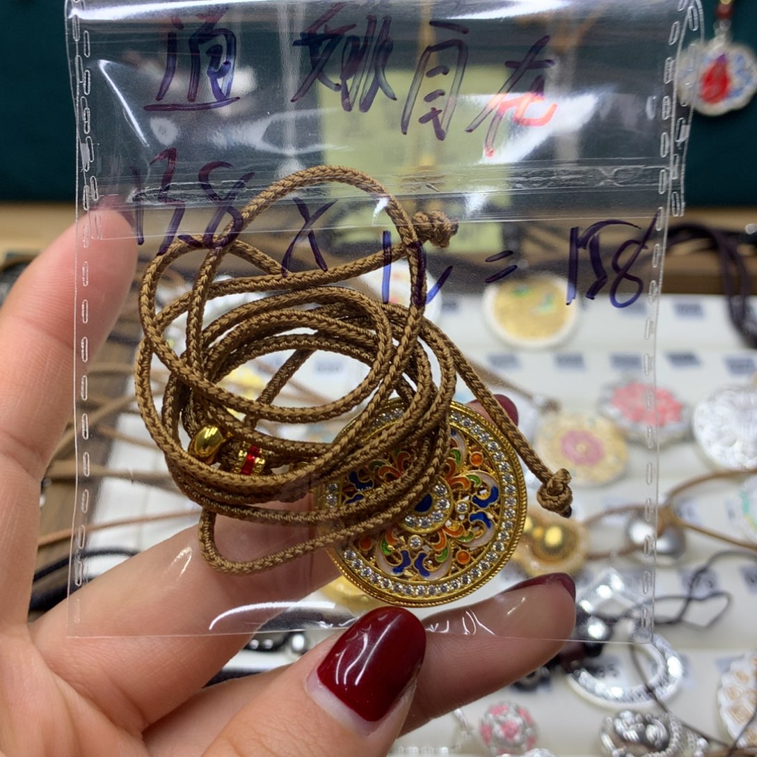 足银直播间选款银饰品