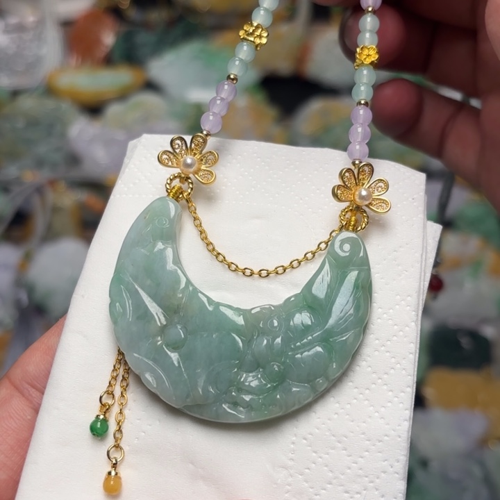 翡翠颈饰未镶嵌吊坠