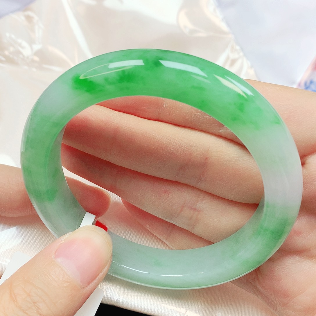 未镶嵌手镯翡翠抖音300