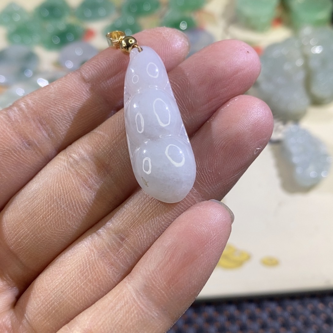 翡翠颈饰未镶嵌翡翠吊坠