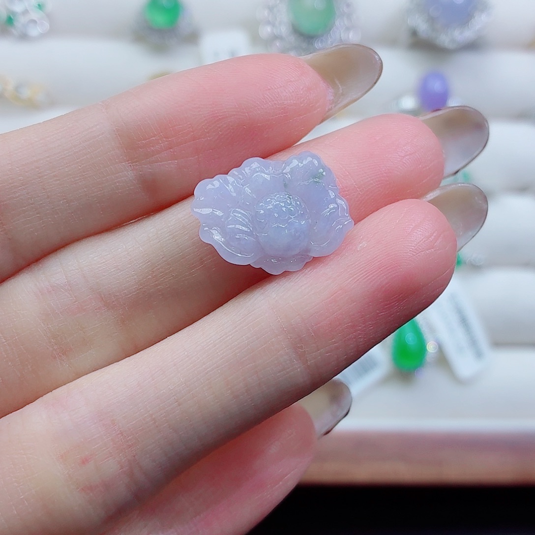 翡翠未镶嵌颈饰莲花裸石