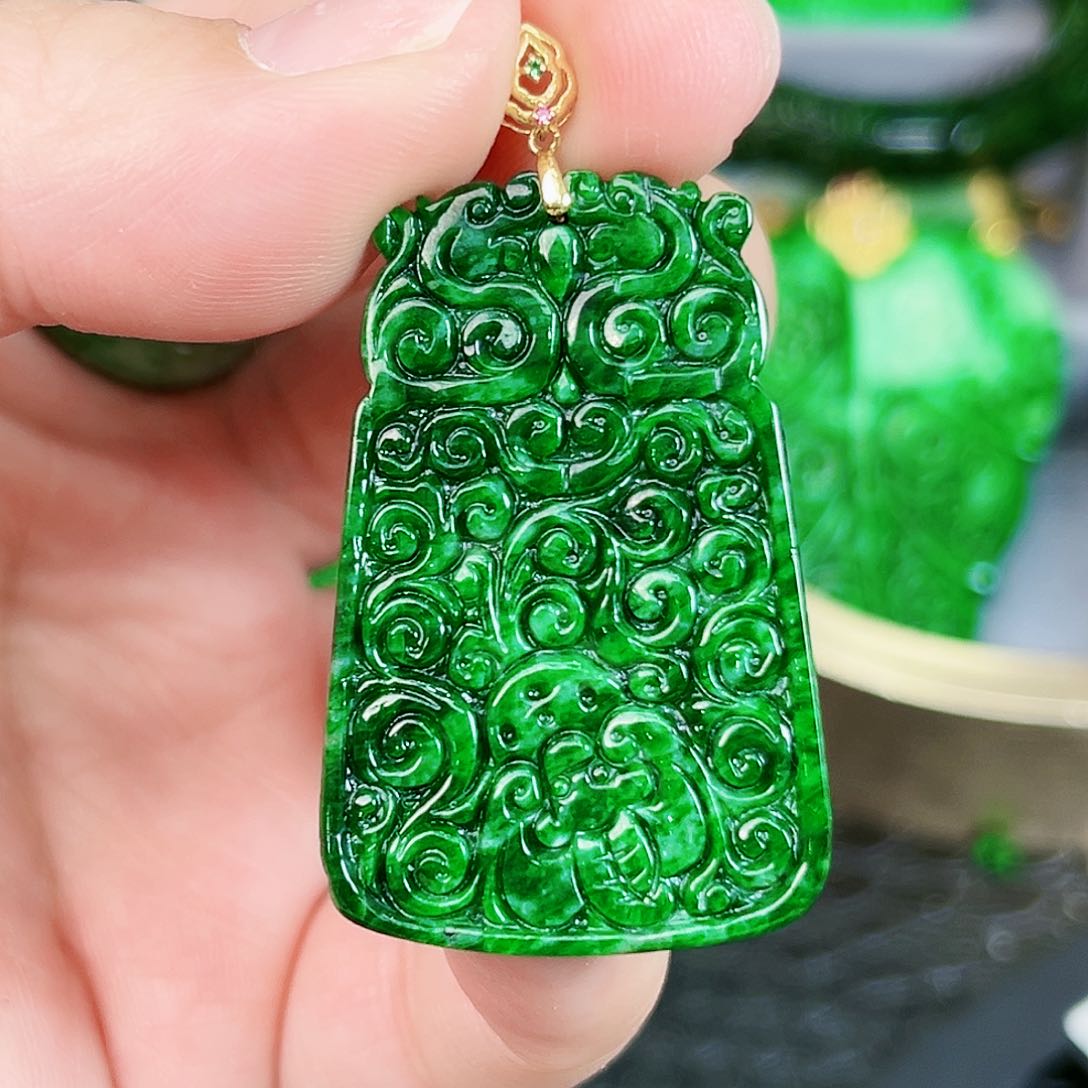 翡翠项链18K金镶嵌吊坠