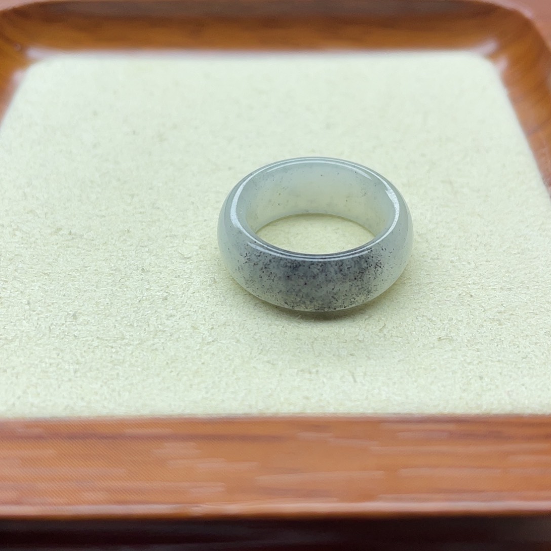 和田玉戒指未镶嵌一口点墨青花尾戒9号