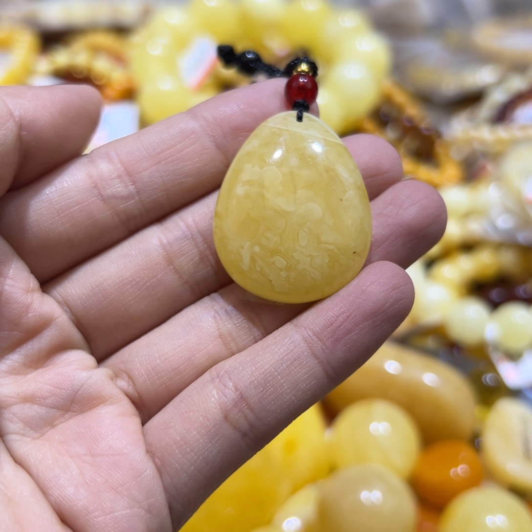 琥珀珠宝奇石未镶嵌
