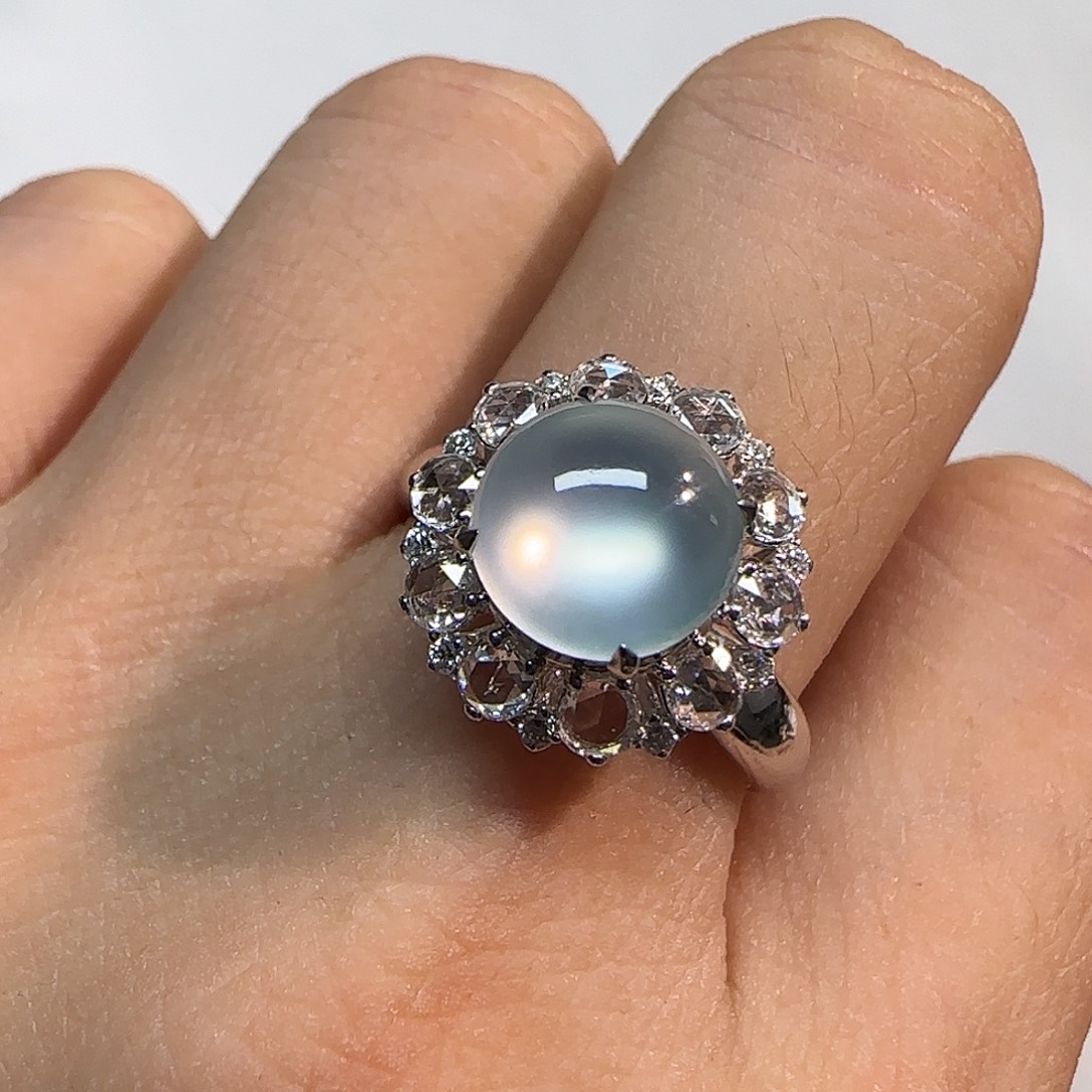 翡翠18K金镶嵌戒指蛋面